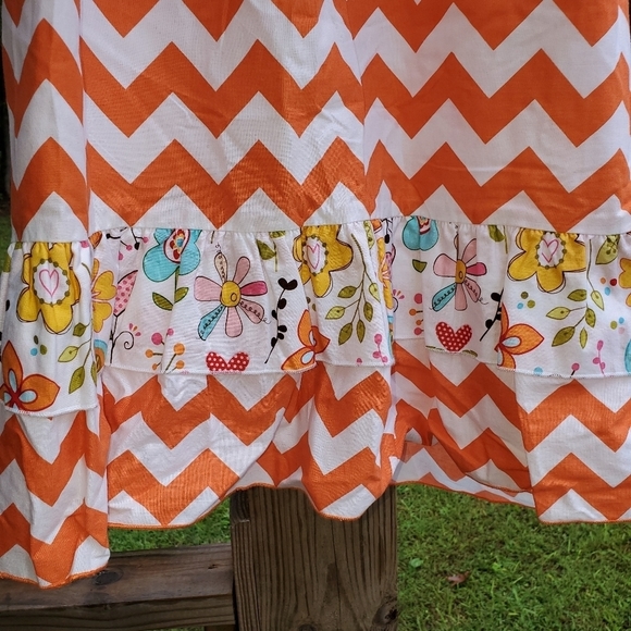 New Chevron Halter Dress with Blooms Size 6 - Picture 3 of 9